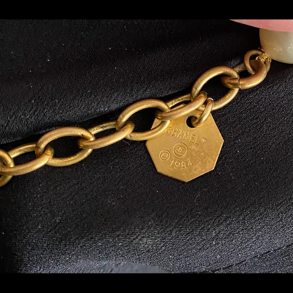 CHANEL GRIPOIX PENDANT 1984 - Picture 4 of 5